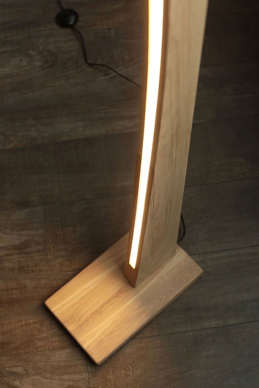 Pastatomi šviestuvai, Pastatomas medinis šviestuvas MERCURY