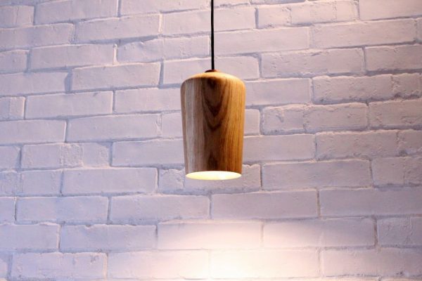 Pakabinami šviestuvai, Pakabinamas medinis šviestuvas Wineglass XL