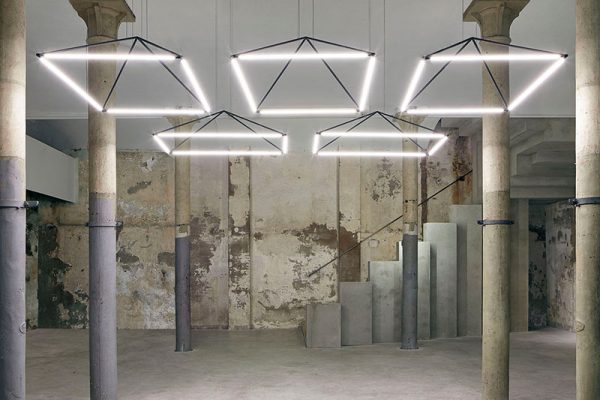 Pakabinami šviestuvai, Pakabinamas šviestuvas Tubs 1200mm LED 53.5 LED šiltai balta 3000K ON-OFF juoda 2196lm