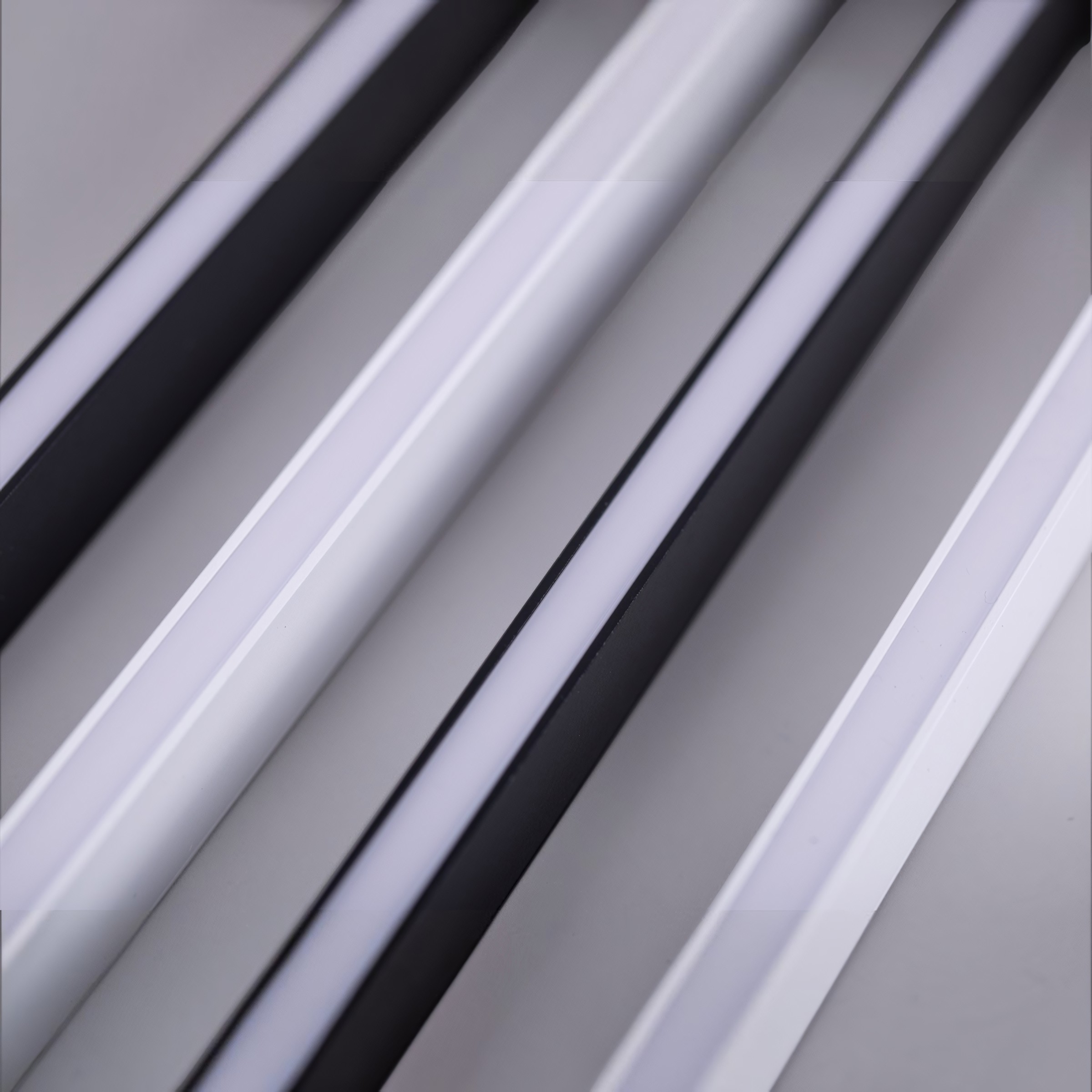 LOONARI SmartLINE STRIPE-1 2 Loonari, Loonari STRIPE L LED šviestuvas 48V DC magnetinei bėginei sistemai, 20W