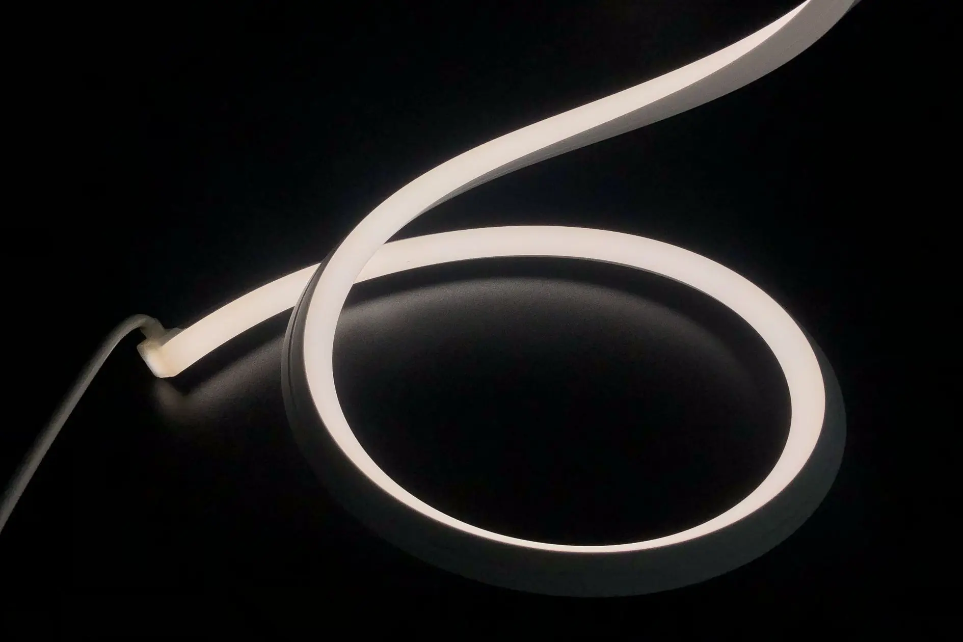 NLP-1616.webp LED juosta, LED neonas NLP-1616 16x16mm 24V dual-bend Ra80